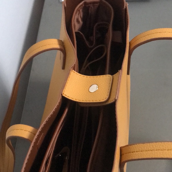 Tommy Bahama Reversible Faux Leather Tote Wristlet - Picture 7 of 16